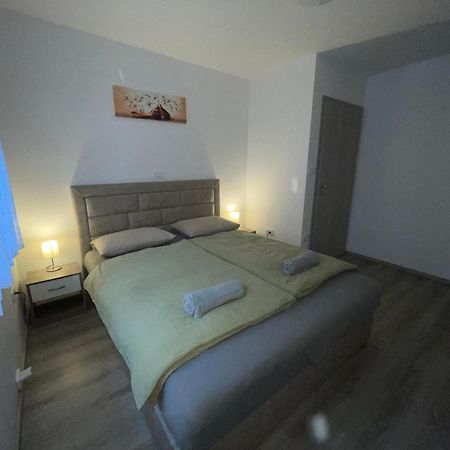 Apartma Dzana Zaga Exterior photo